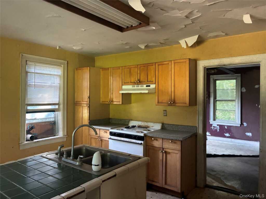 25 John Shults Road, Saugerties, NY 12477 - Photo 3 of 8