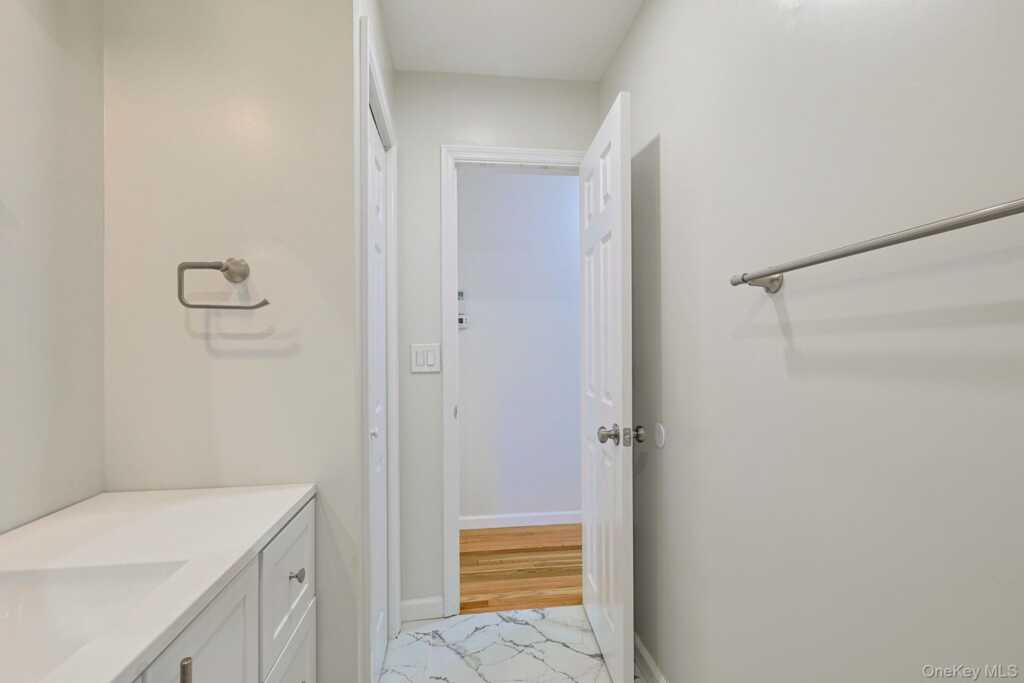 26 Becket Street, Kingston, NY 12401 - Photo 11 of 37