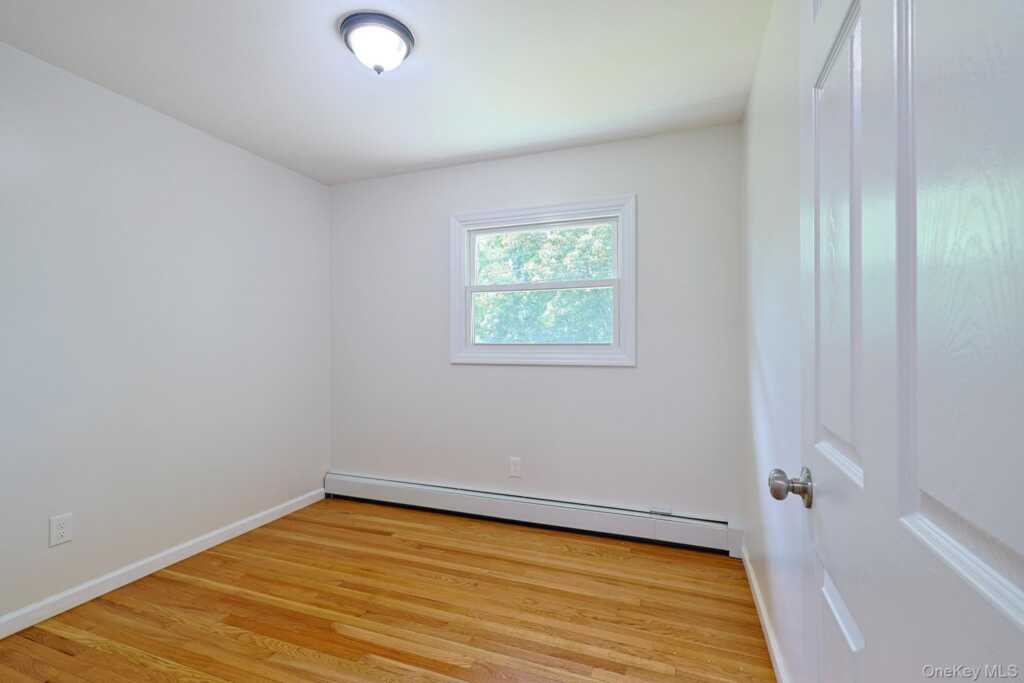 26 Becket Street, Kingston, NY 12401 - Photo 17 of 37