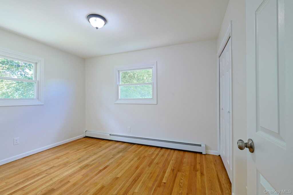 26 Becket Street, Kingston, NY 12401 - Photo 19 of 37