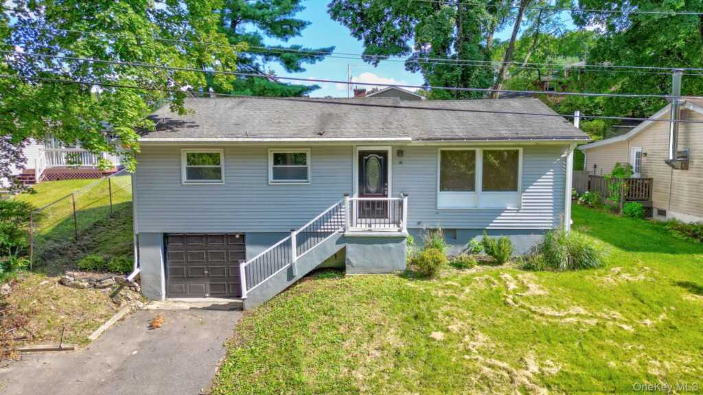 26 Becket Street, Kingston, NY 12401 - Photo 2 of 37