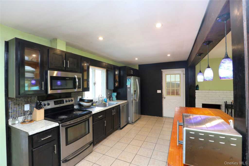 203 Maple Lane, Hurley, NY 12443 - Photo 15 of 24
