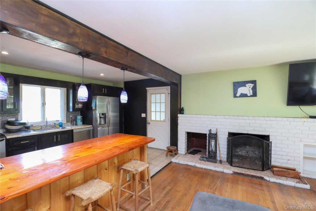 203 Maple Lane, Hurley, NY 12443 - Photo 4 of 24