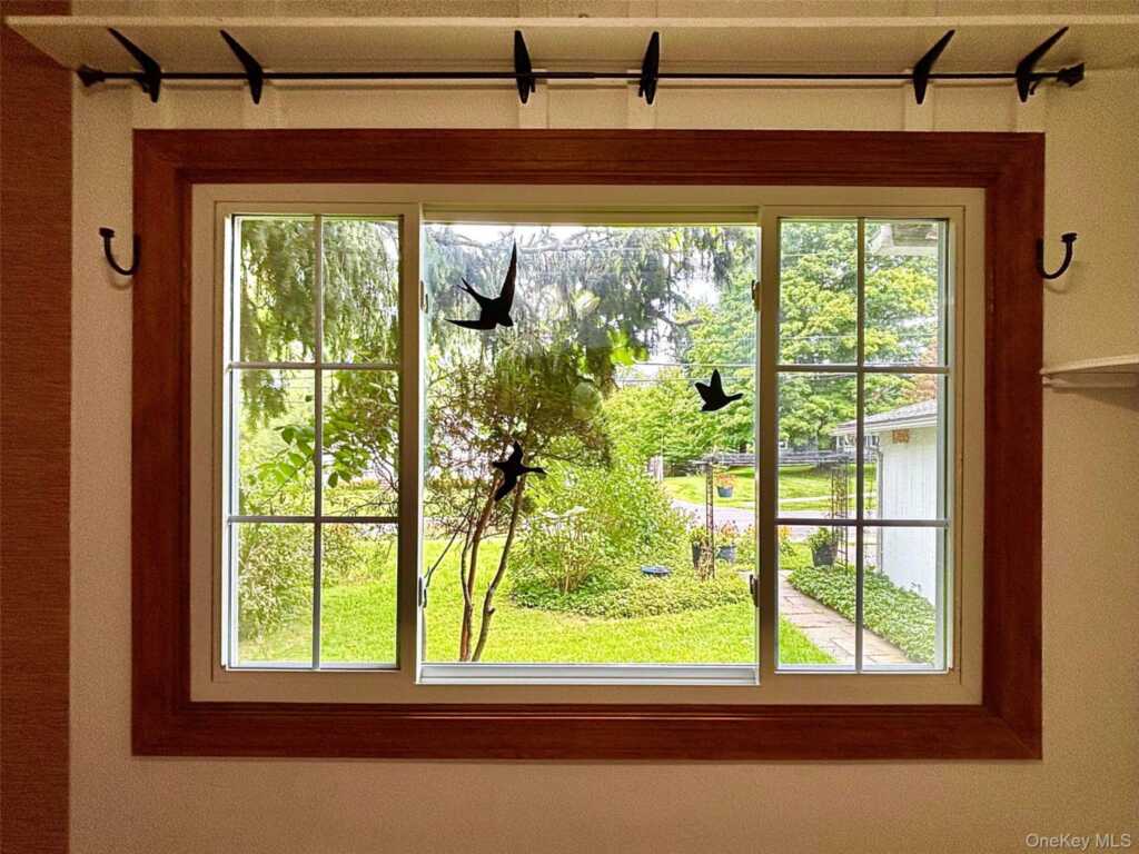 110 Montgomery Street, Rhinebeck, NY 12572 - Photo 9 of 28
