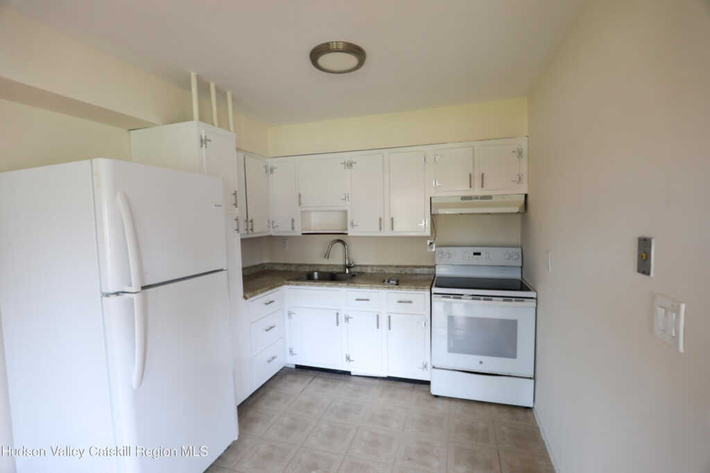 30 Lamb Avenue, Unit #2a, Saugerties, NY 12477 - Photo 3 of 9