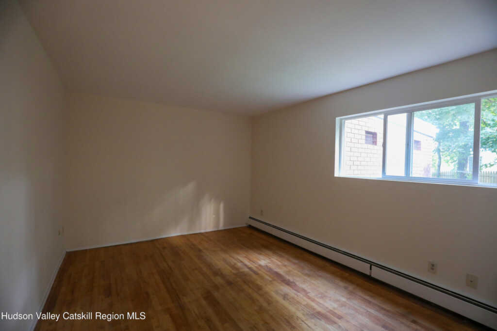 30 Lamb Avenue, Unit #4a, Saugerties, NY 12477 - Photo 7 of 8