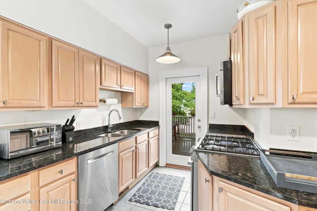 6356 Mill Street, Rhinebeck, NY 12572 - Photo 7 of 34