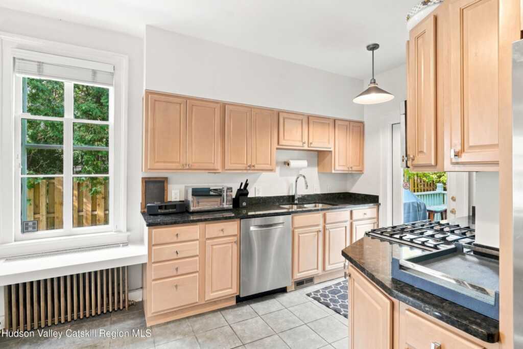 6356 Mill Street, Rhinebeck, NY 12572 - Photo 8 of 34