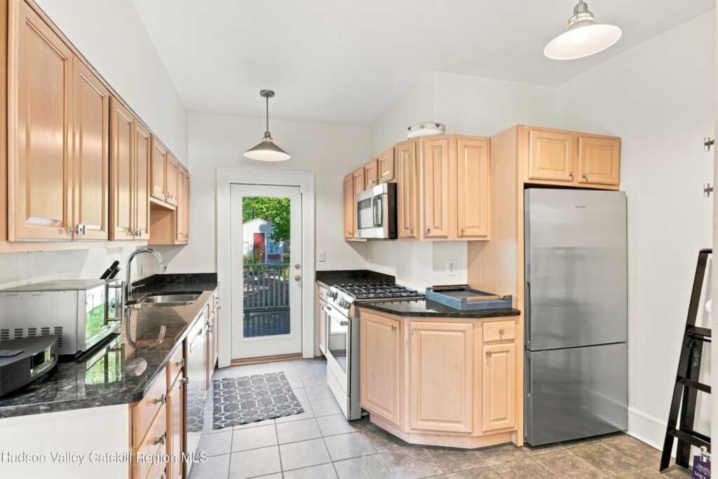 6356 Mill Street, Rhinebeck, NY 12572 - Photo 9 of 34