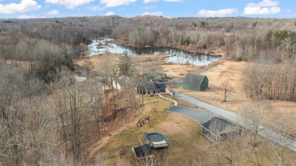 177 White Schoolhouse, Rhinebeck, NY 12572