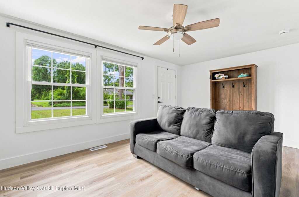 13 Highland Avenue, Saugerties, NY 12477 - Photo 8 of 38