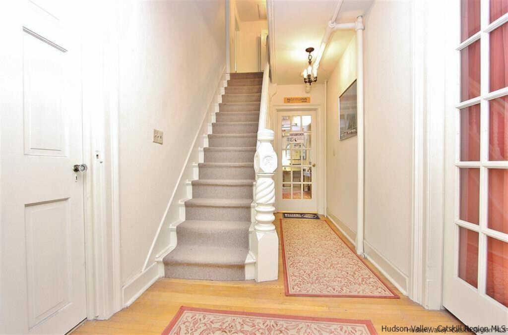 231 Clinton Avenue, Kingston, NY 12401 - Photo 8 of 29