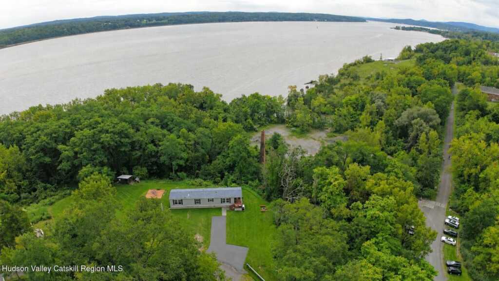 200 Willow Street, Kingston, NY 12401 - Photo 2 of 20