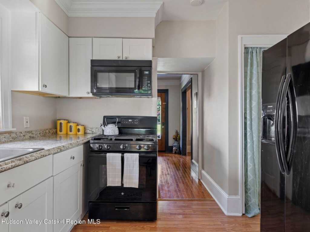 21 Manor Place, Kingston, NY 12401 - Photo 22 of 44