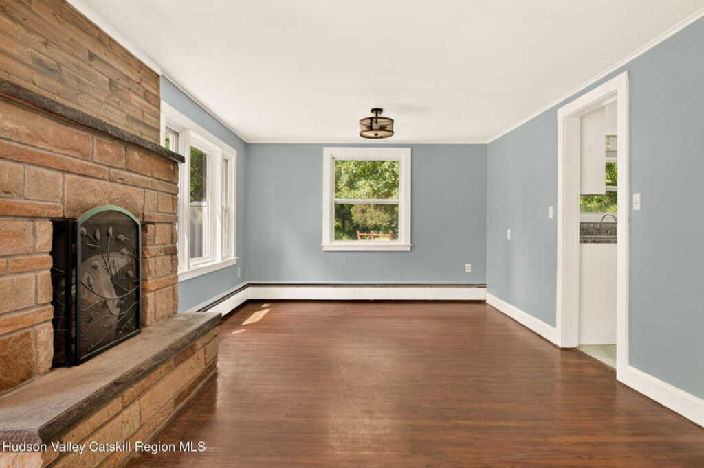 33 Warren Myers Road, Saugerties, NY 12477 - Photo 4 of 24