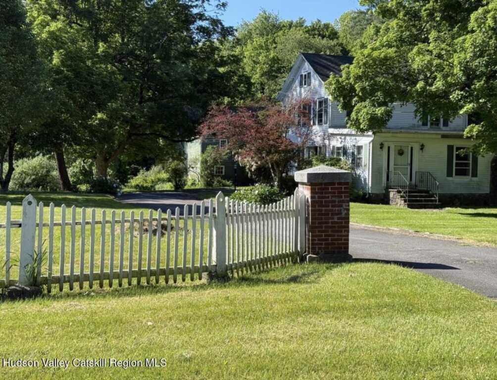 2 Dutch Barn Drive, High Falls, NY 12440