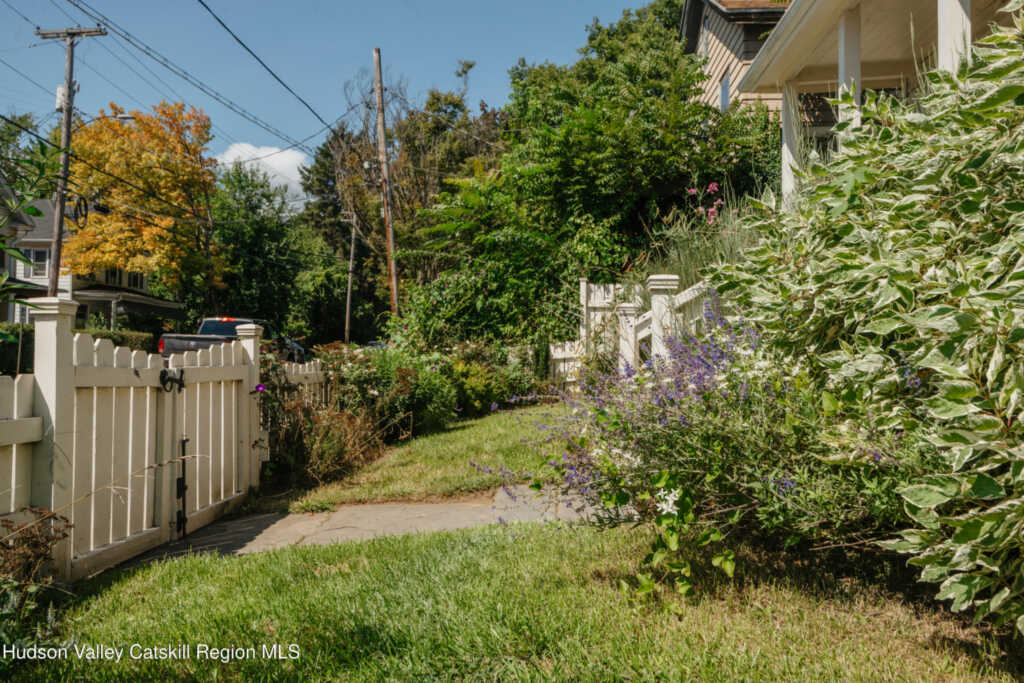 328 Hasbrouck Avenue, Kingston, NY 12401 - Photo 33 of 37