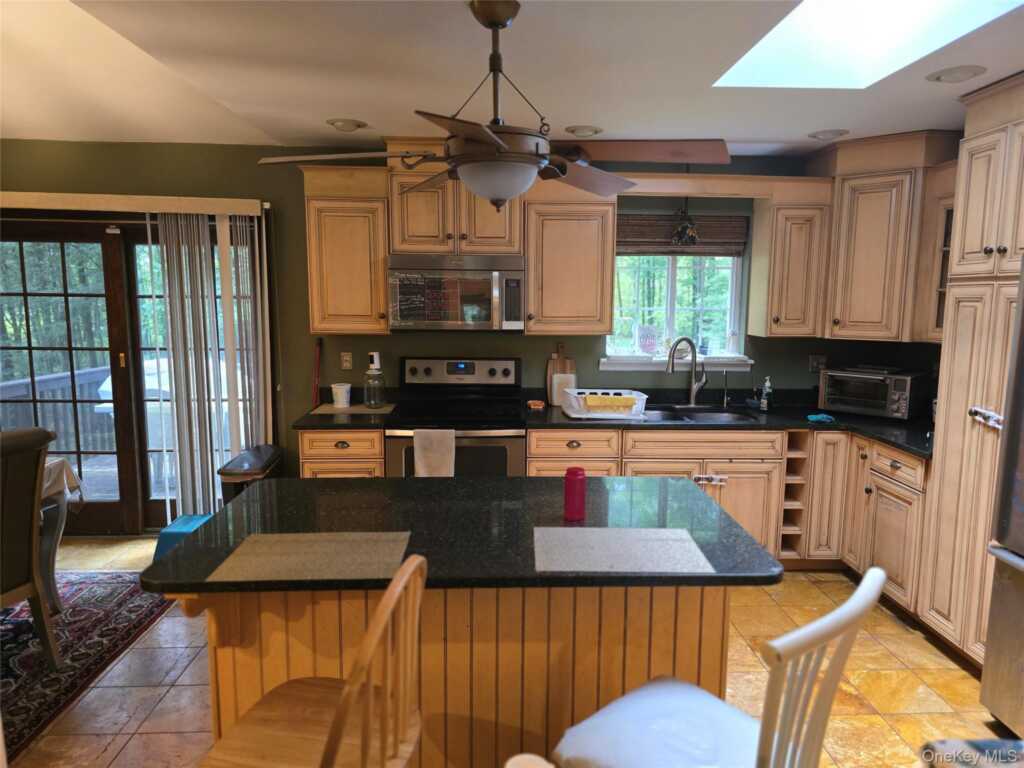8 Kayleigh Drive, New Paltz, NY 12561 - Photo 3 of 20