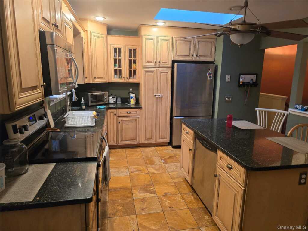 8 Kayleigh Drive, New Paltz, NY 12561 - Photo 5 of 20