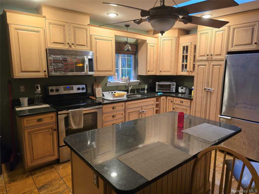 8 Kayleigh Drive, New Paltz, NY 12561 - Photo 6 of 20