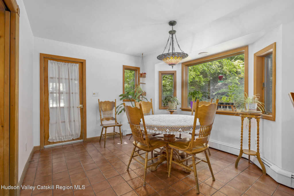 231 Manorville Road, Saugerties, NY 12477 - Photo 7 of 46