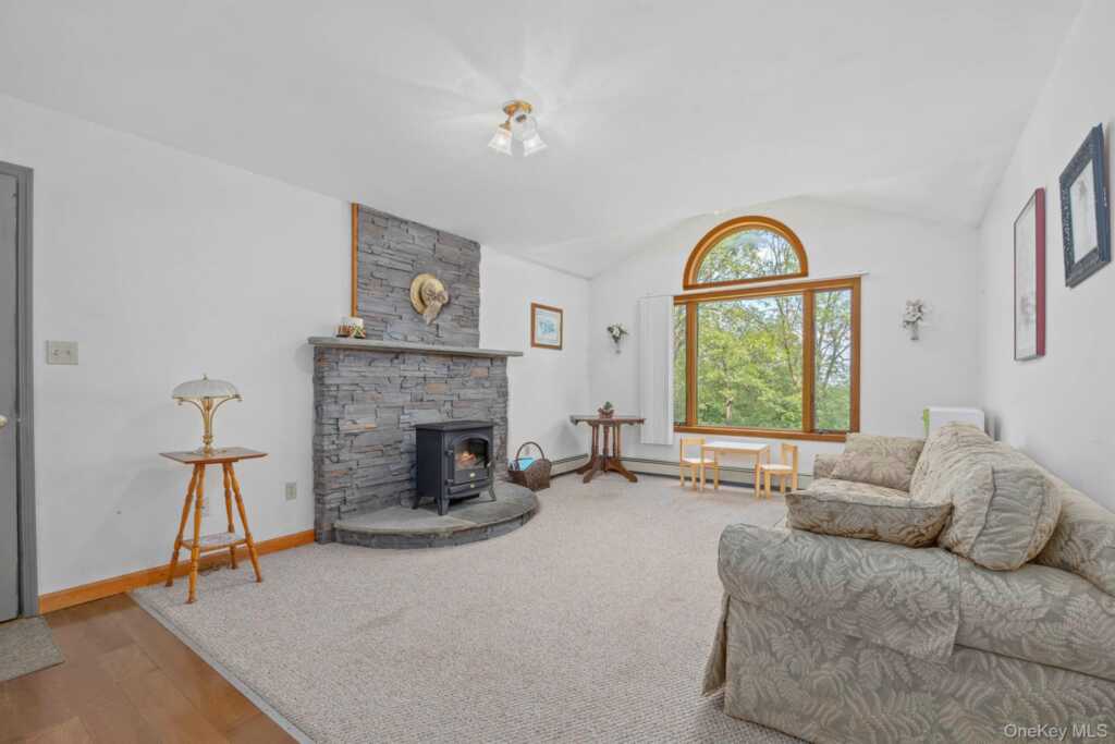 231 Manorville Road, Saugerties, NY 12477 - Photo 15 of 46