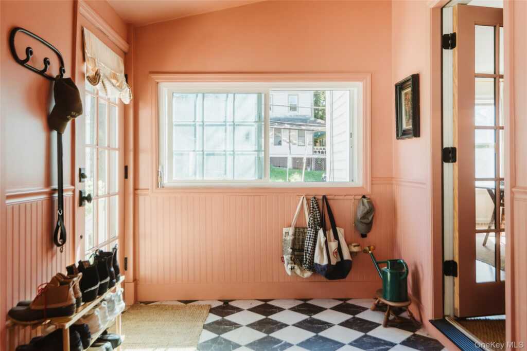 328 Hasbrouck Avenue, Kingston, NY 12401 - Photo 22 of 34