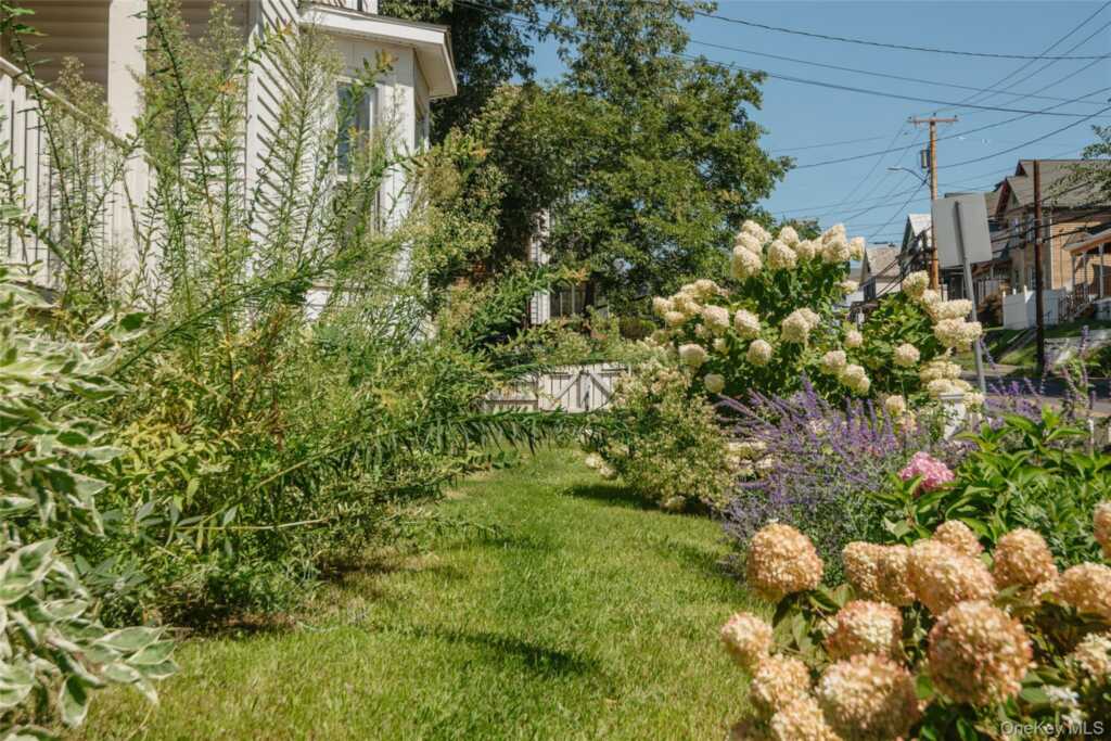 328 Hasbrouck Avenue, Kingston, NY 12401 - Photo 27 of 34