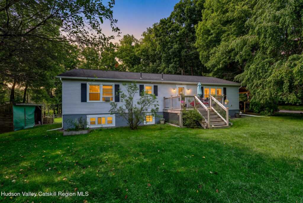 28 Buck Lane, Saugerties, NY 12477