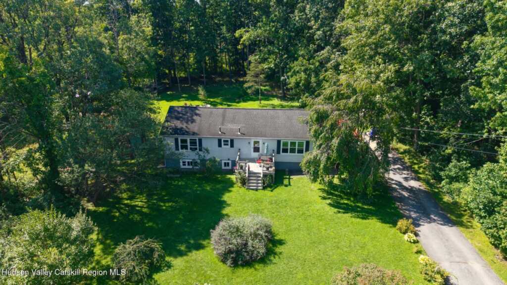 28 Buck Lane, Saugerties, NY 12477 - Photo 3 of 39