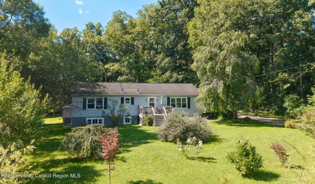 28 Buck Lane, Saugerties, NY 12477 - Photo 4 of 39