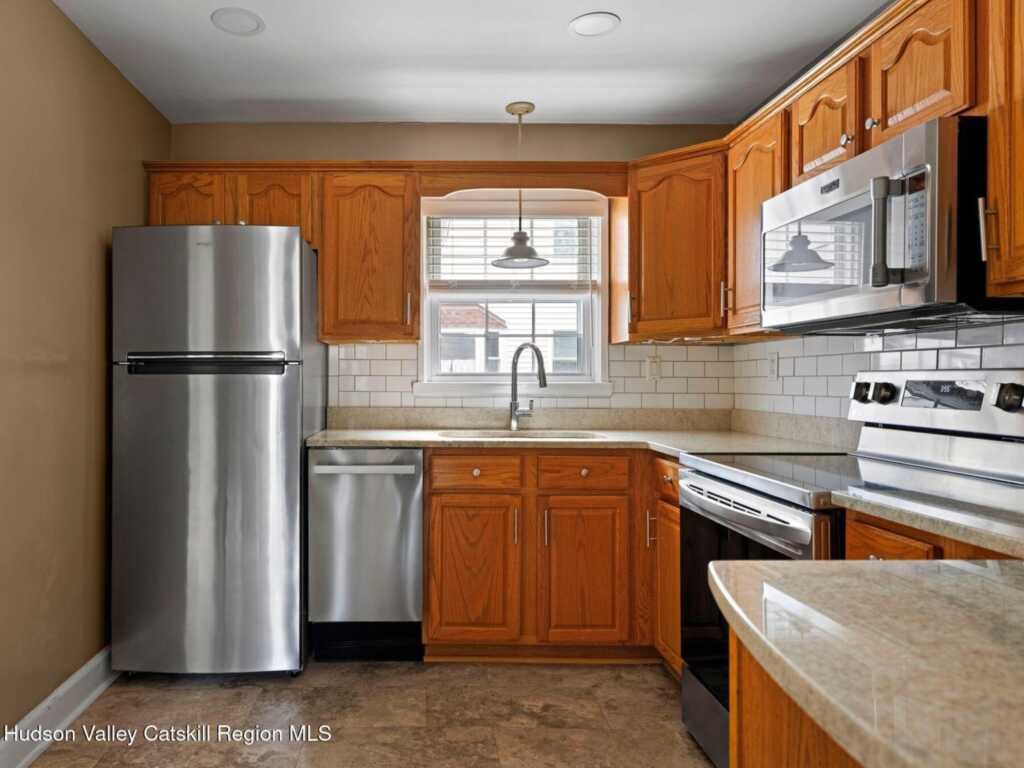 58 Fairmont Avenue, Kingston, NY 12401 - Photo 9 of 32