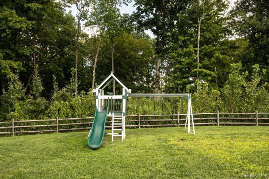11 Crimson Hill, Rhinebeck, NY 12572 - Photo 35 of 41
