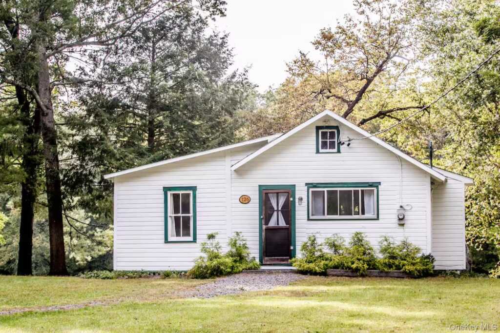 126 Glenerie Boulevard, Saugerties, NY 12477 - Photo 2 of 29