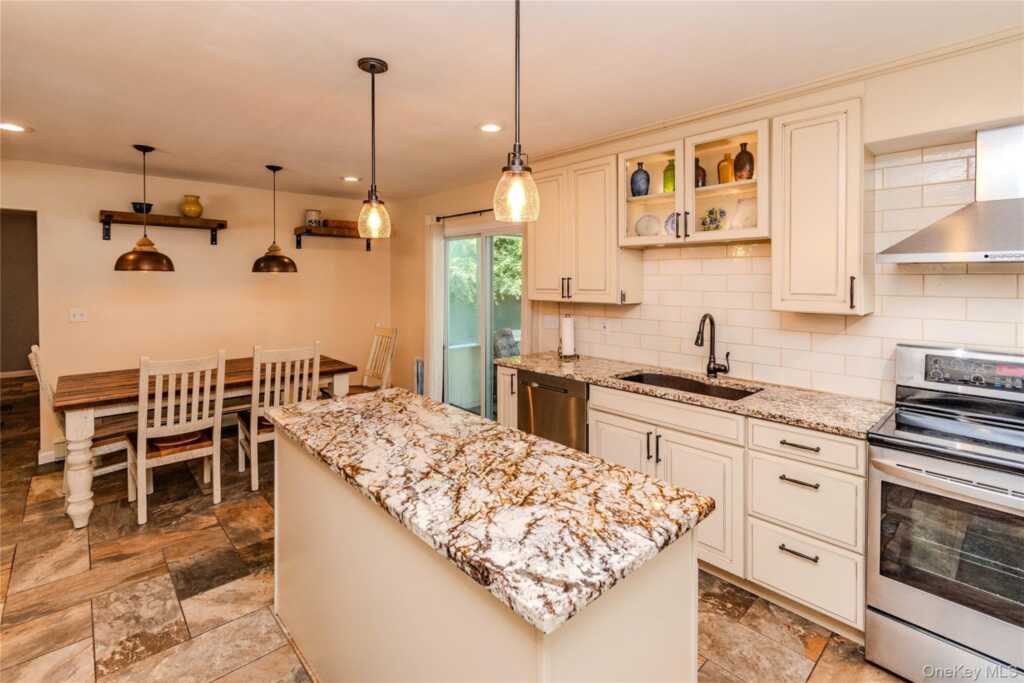 19 Closs Drive, Rhinebeck, NY 12572 - Photo 9 of 31