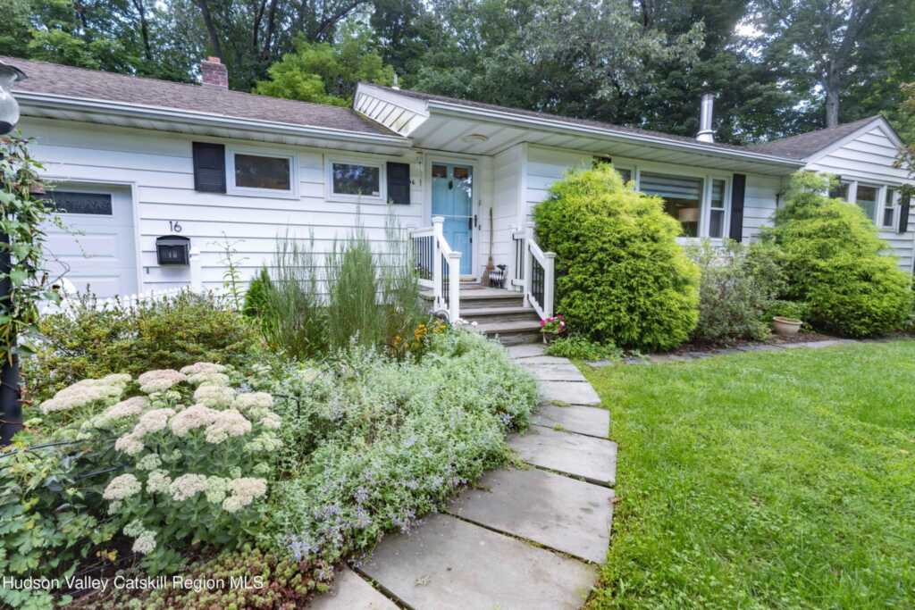 16 Washburn Terrace, Saugerties, NY 12477