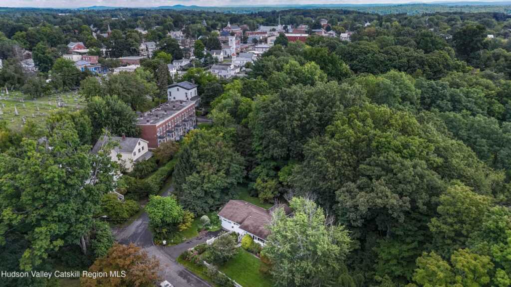 16 Washburn Terrace, Saugerties, NY 12477 - Photo 8 of 37