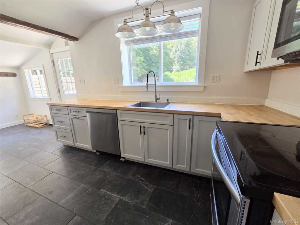 128 Cole Bank Road, Saugerties, NY 12477 - Photo 8 of 32