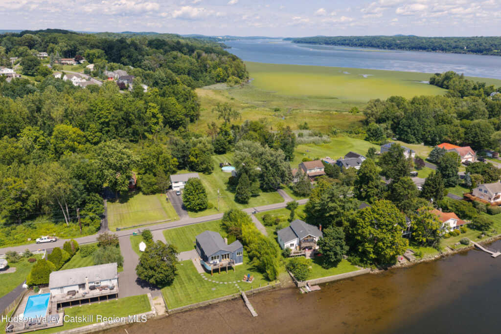 114 Lighthouse Drive, Saugerties, NY 12477 - Photo 3 of 38