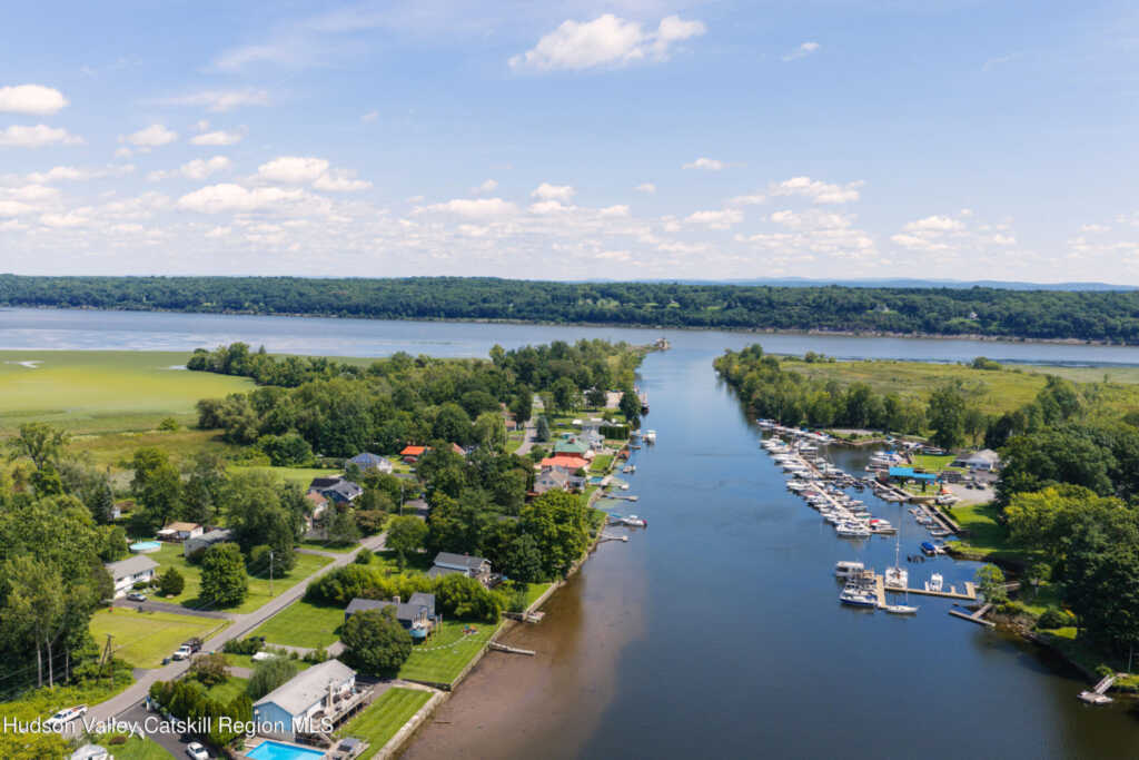 114 Lighthouse Drive, Saugerties, NY 12477 - Photo 4 of 38