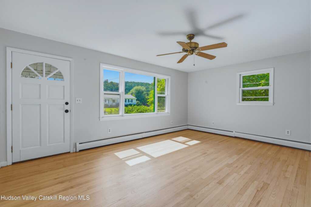 529 Lakeview Terrace, Kingston, NY 12401 - Photo 3 of 19