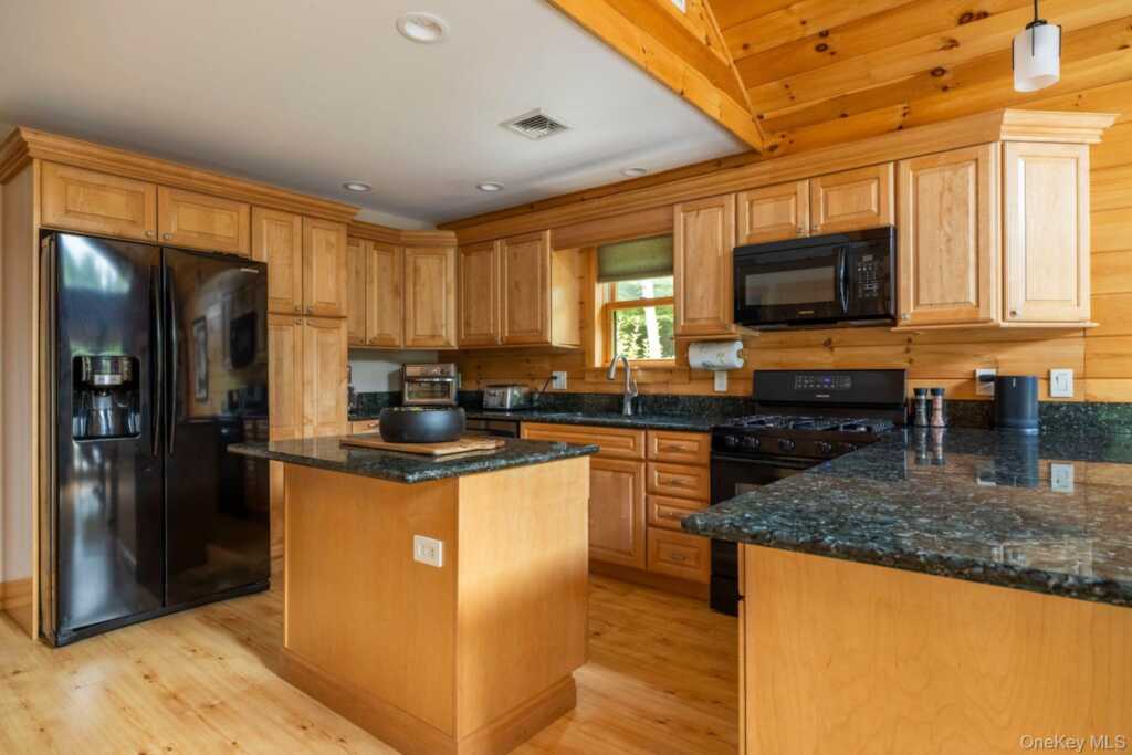 61 Woodland Falls Road, Saugerties, NY 12477 - Photo 13 of 45