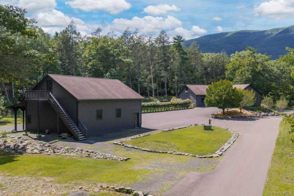 61 Woodland Falls Road, Saugerties, NY 12477 - Photo 28 of 45