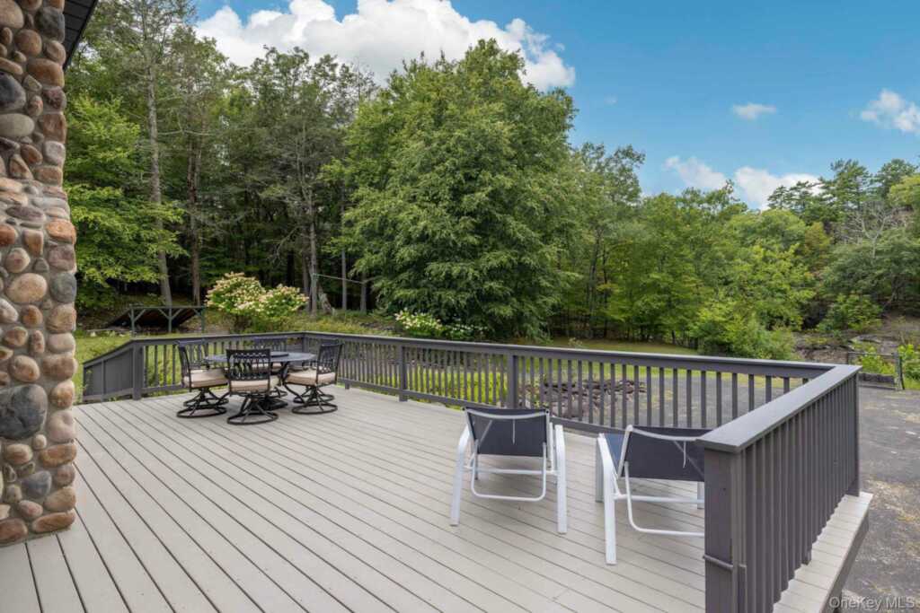 61 Woodland Falls Road, Saugerties, NY 12477 - Photo 33 of 45