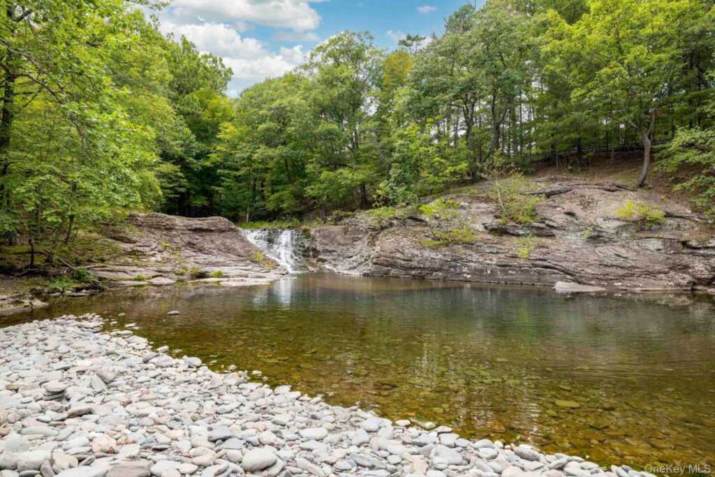 61 Woodland Falls Road, Saugerties, NY 12477 - Photo 38 of 45