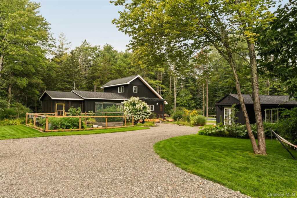 22 Old Ballpark Road, Kingston, NY 12401 - Photo 2 of 45