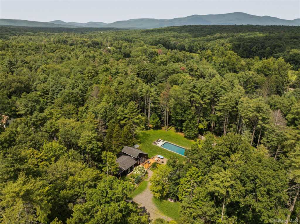 22 Old Ballpark Road, Kingston, NY 12401 - Photo 3 of 45