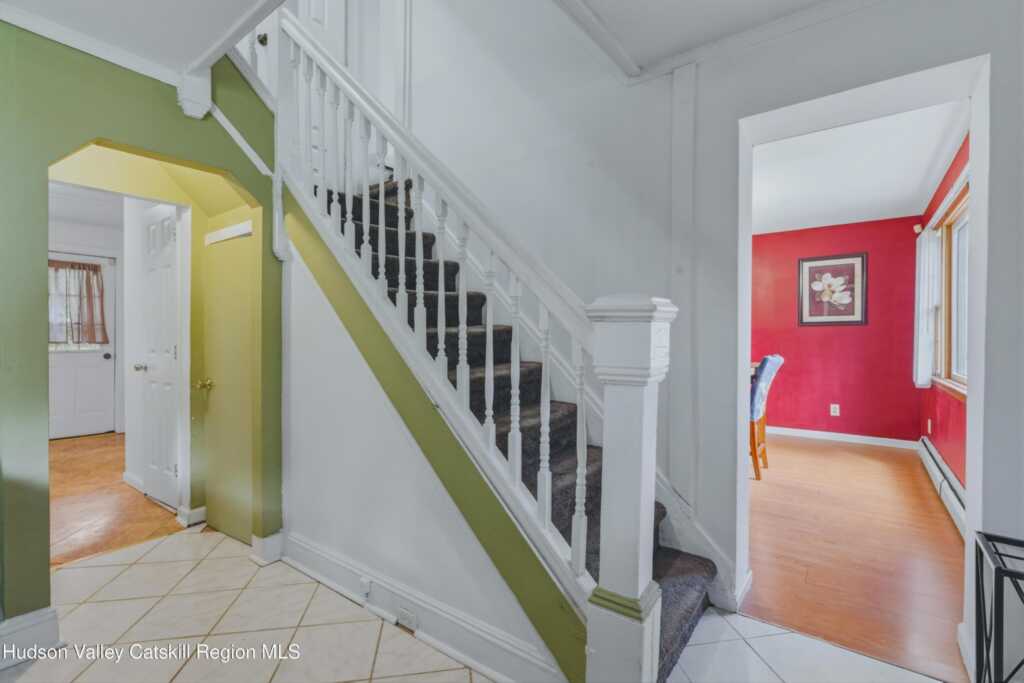 335 Lucas Avenue, Kingston, NY 12401 - Photo 2 of 25