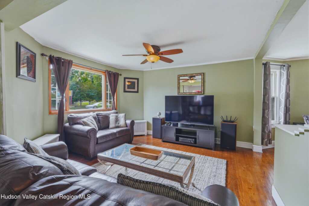 335 Lucas Avenue, Kingston, NY 12401 - Photo 3 of 25
