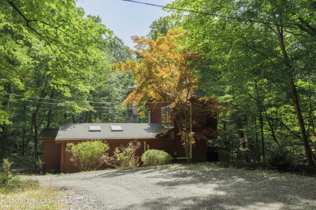 357 Chestnut Hill Road, Woodstock, NY 12498 - Photo 4 of 21